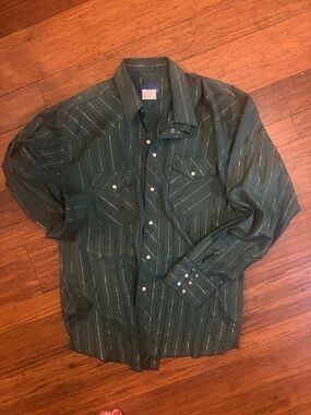 Wrangler Green Button-Down Western Shirt with Gold Pinstripes